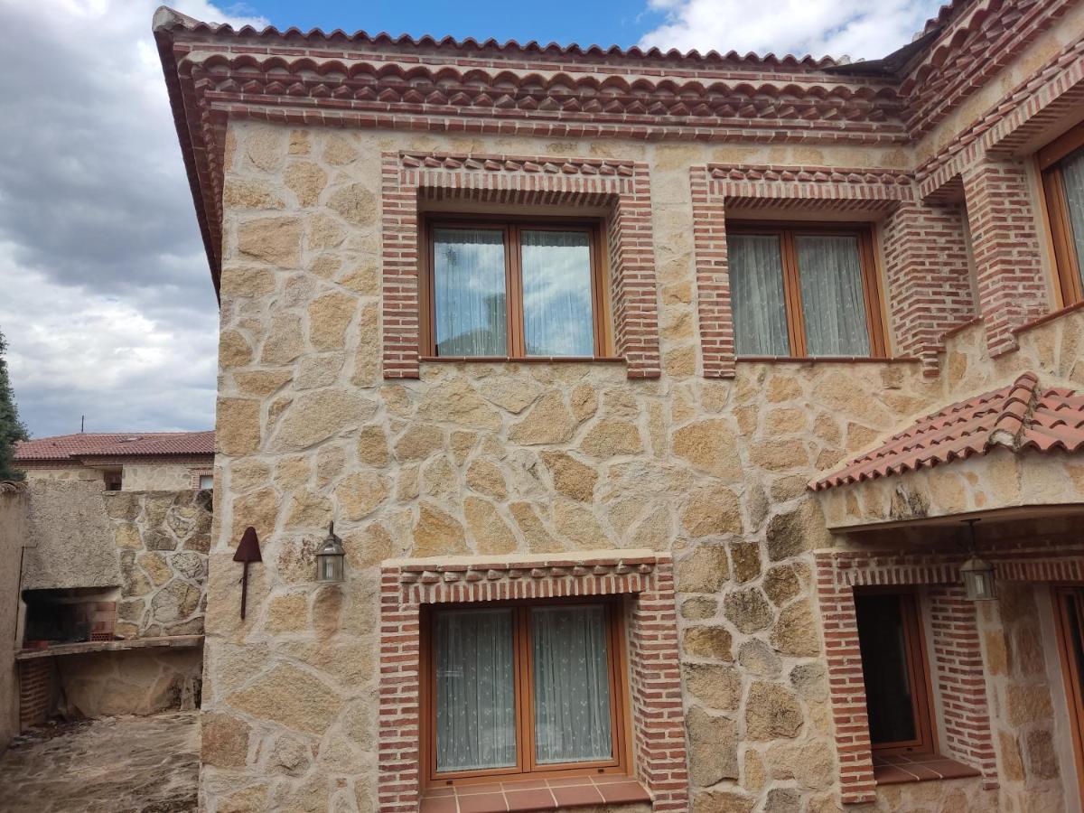 Casa Rural El Pajar Navaluenga Exteriör bild