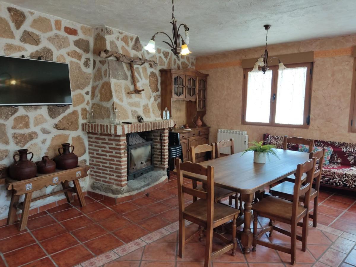 Casa Rural El Pajar Navaluenga Exteriör bild