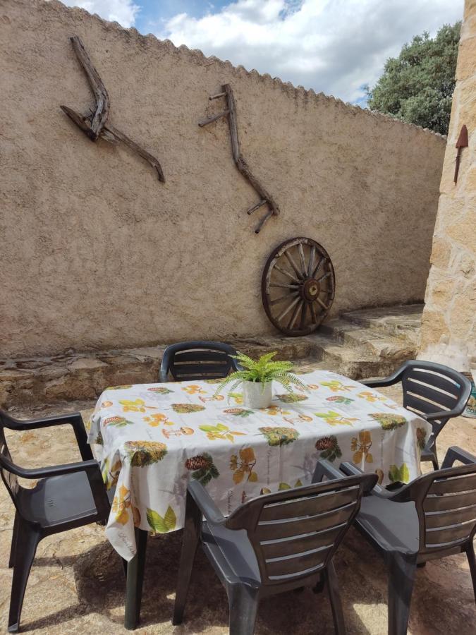 Casa Rural El Pajar Navaluenga Exteriör bild