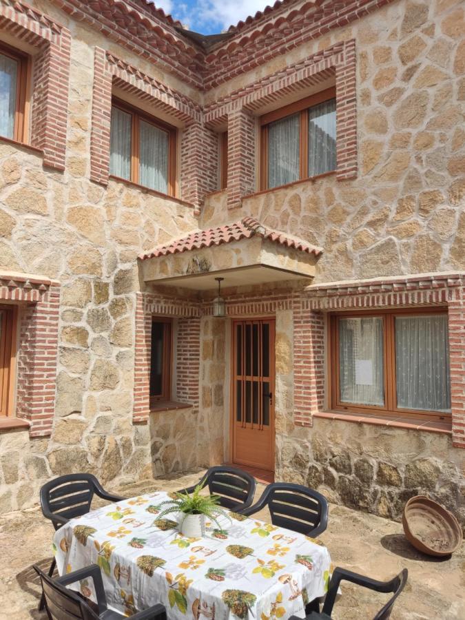 Casa Rural El Pajar Navaluenga Exteriör bild